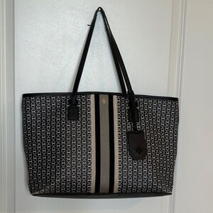Tory Burch Black & Gray Patterned Tote with issues